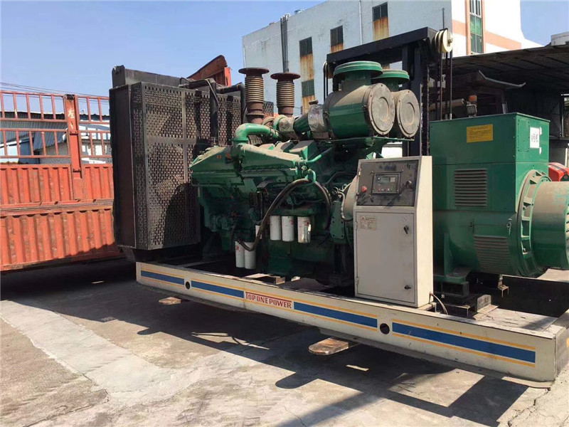 山海关如何判断柴油发电机组的机油温度是否达到了合适的预热温度？